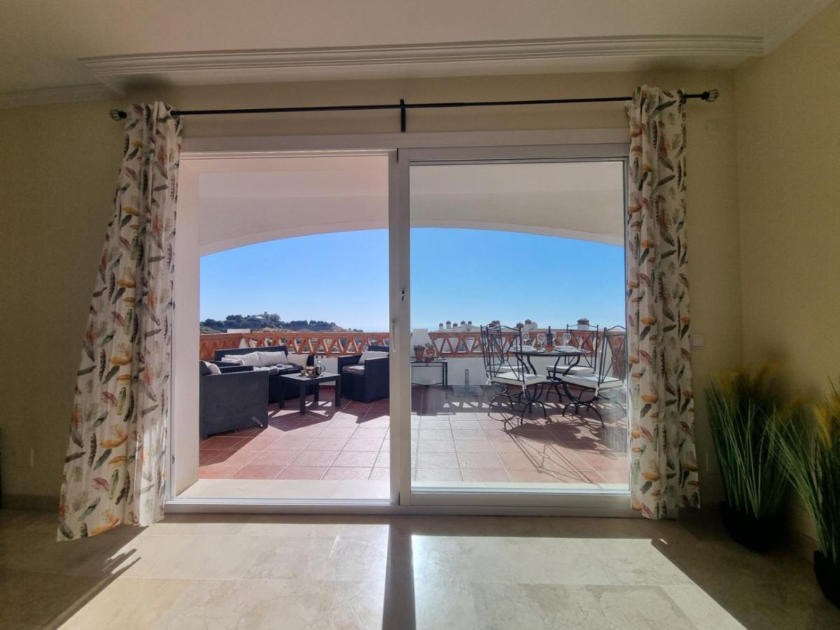 Elegant Apartment With Fantastic Views At The Top Of Calahonda Sitio de Calahonda 외부 사진